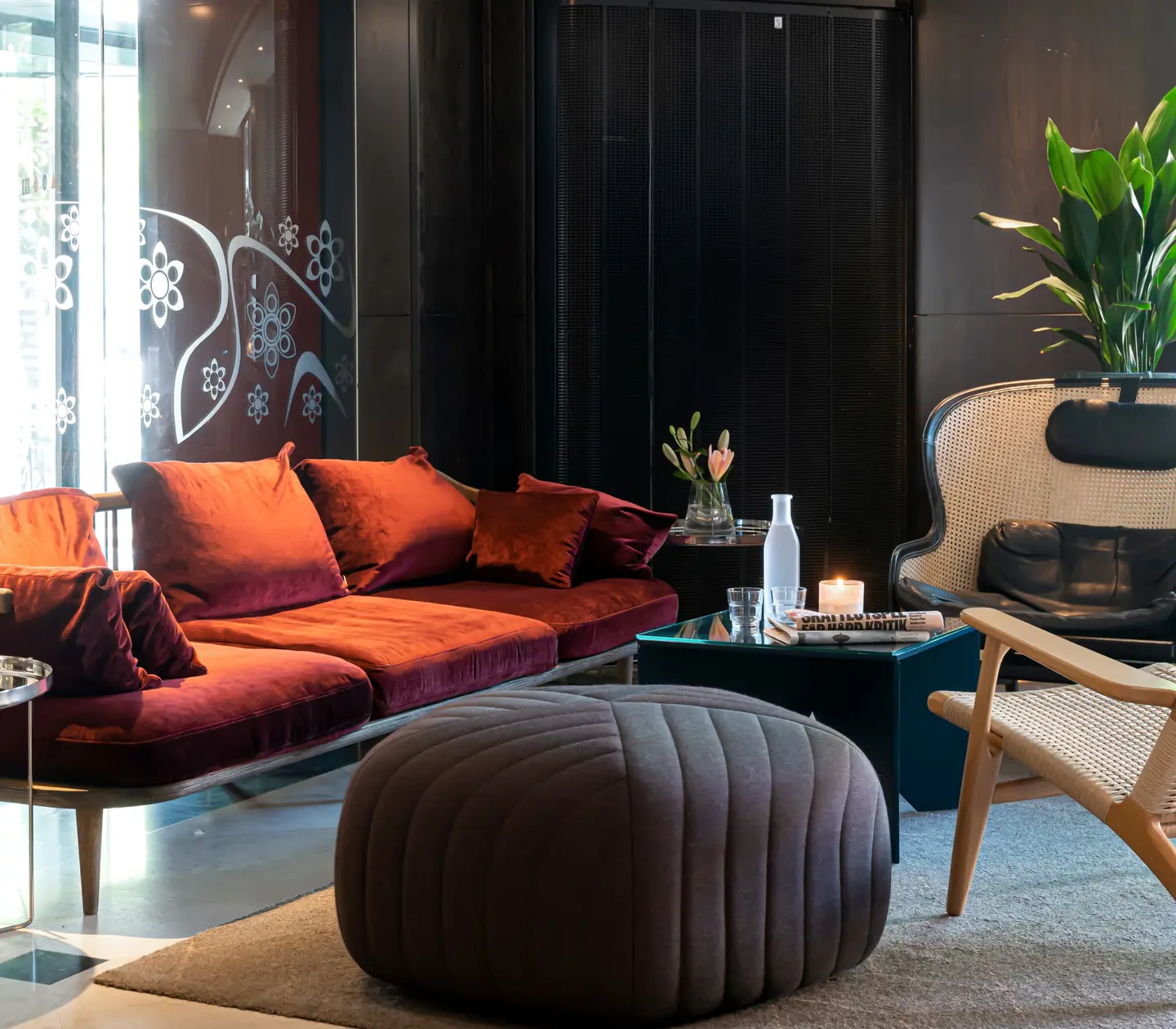 Sofa group with sofa and two armchairs