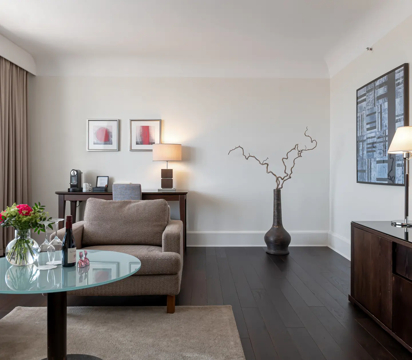 Suite with armchair, desk and blackboard
