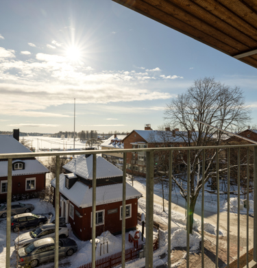 Utsikt från hotell över ett vintrigt Mora och Siljan