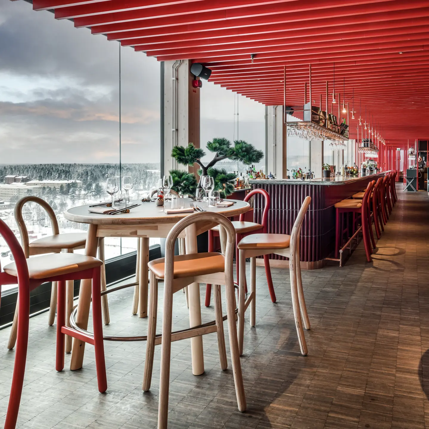 A restaurant with booths and a wooden style