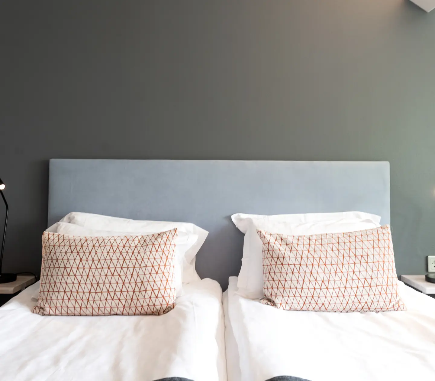 Double bed and bedside lamps