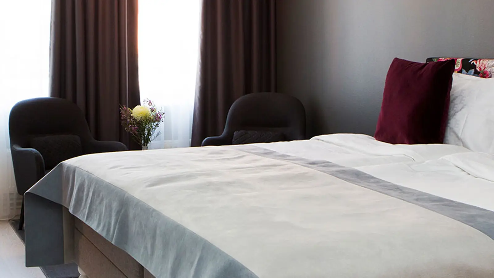 Hotel room with a double bed