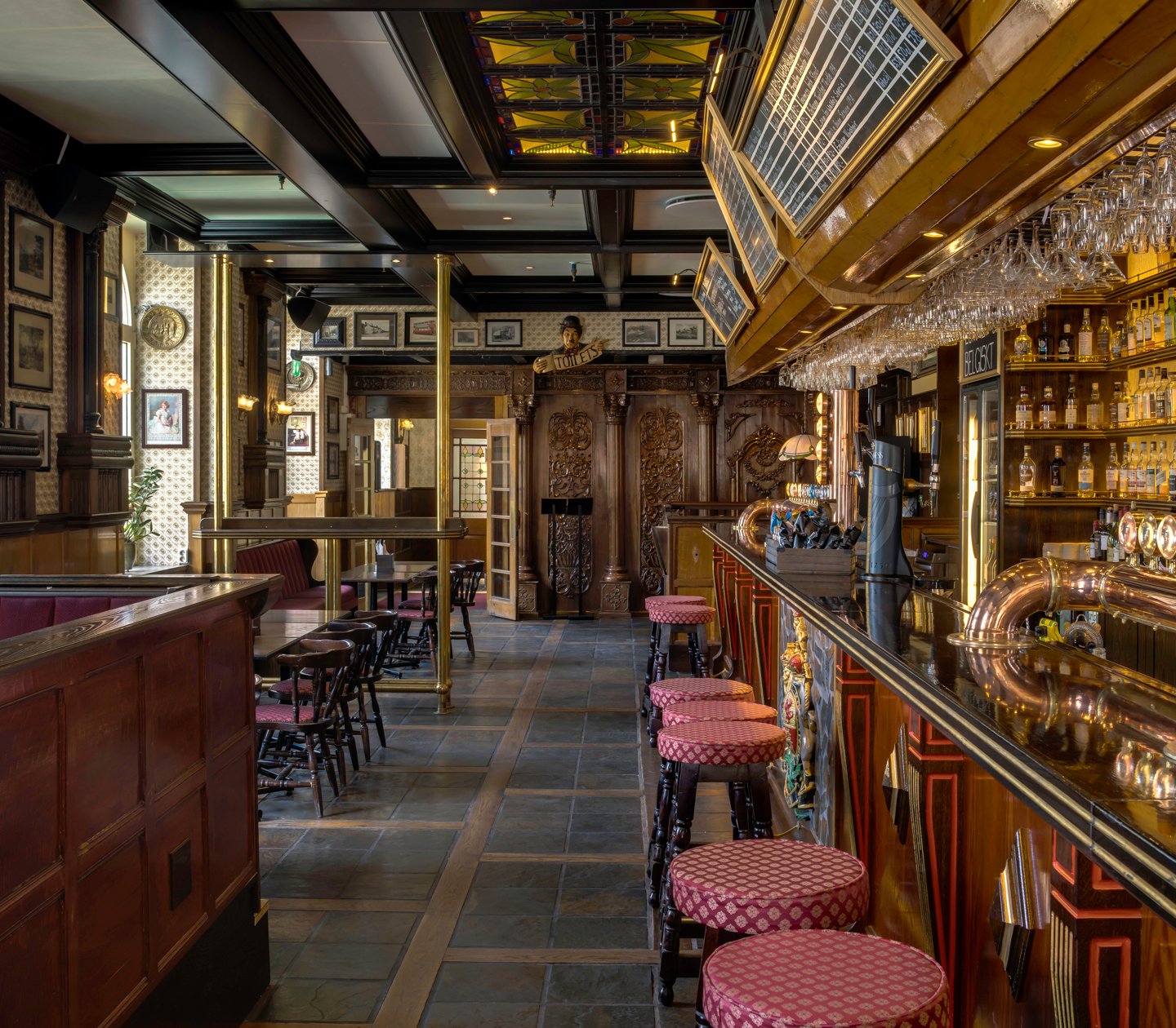 A british-style bar