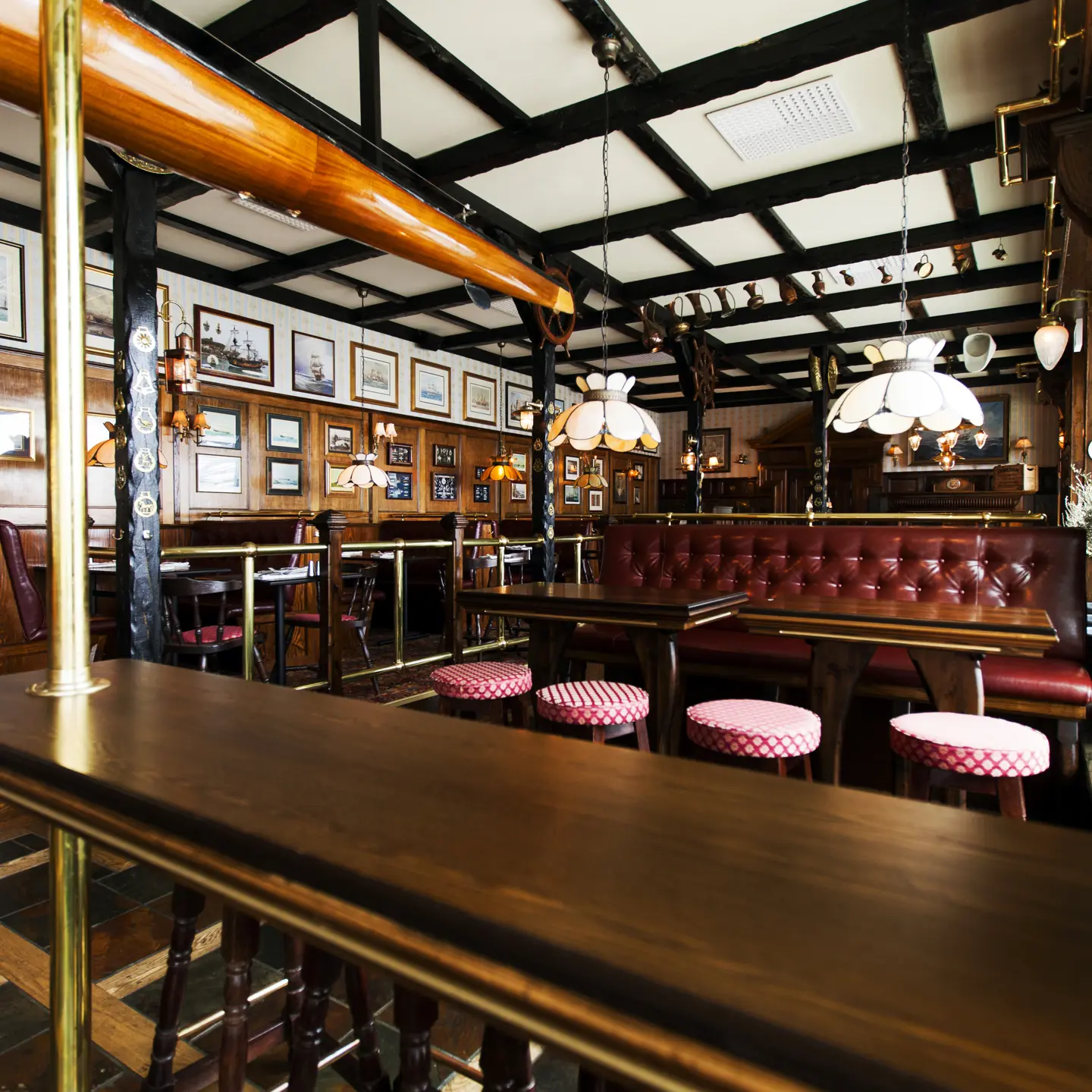 En bar med nautisk tema