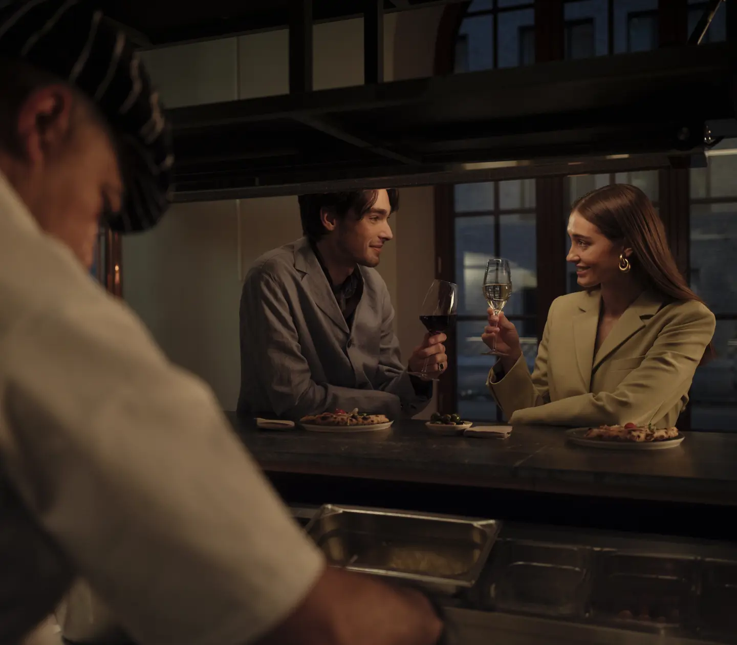 Couple at pizzeria